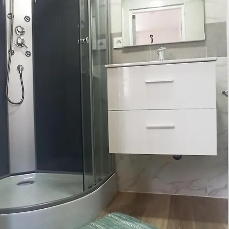 T2 Au 1er Etage Appartement